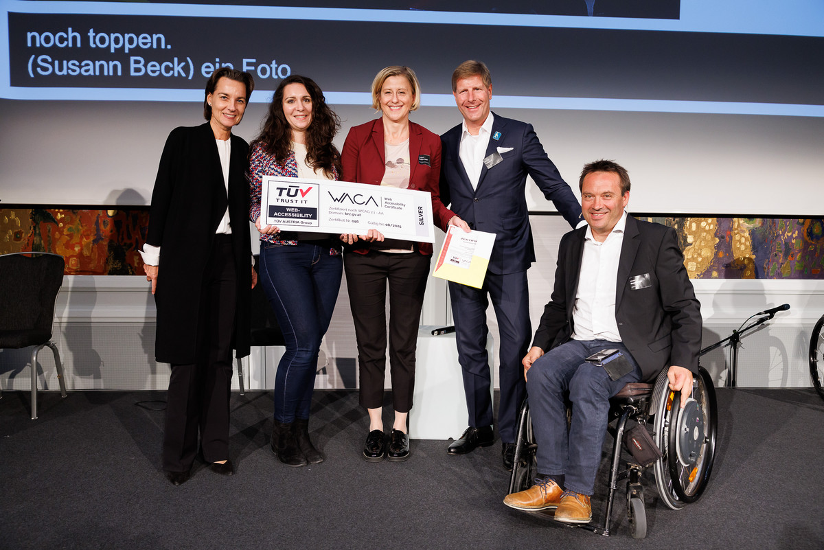 WACA-Zertifikat Überreichung an das BRZ am DCD22 