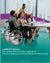 Vier Personen mit und ohne Behinderung, sitzen an einem Schreibtisch und tauschen sich aus. capABILITY Network. Wir schaffen eine inklusivere, zugängliche Arbeitsumgebung und stärken Talente mit Behinderung.